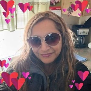 Meet your Posher, Esther